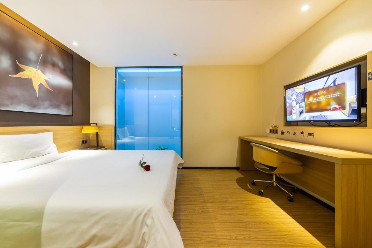 Iu Hotel Chongqing Jiefangbei ภายนอก รูปภาพ