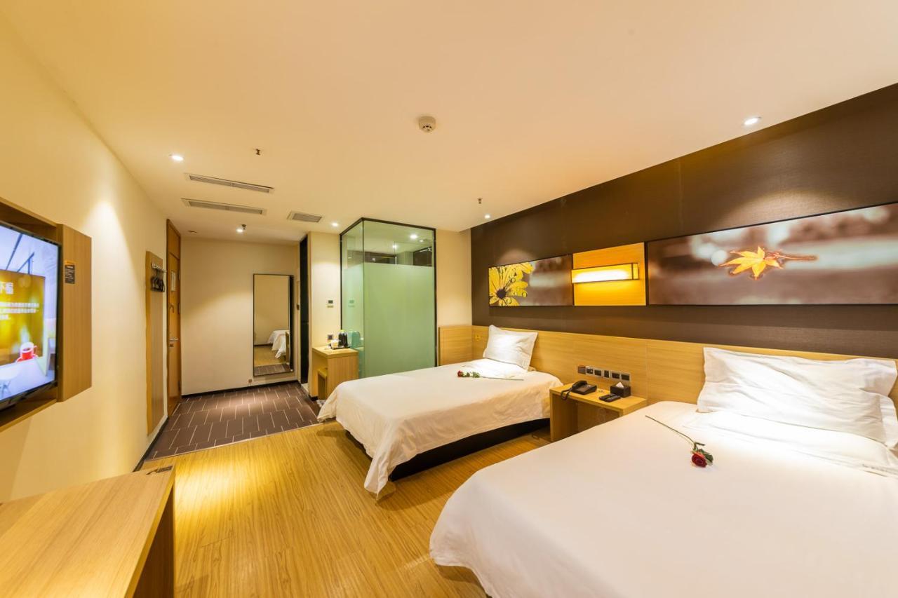 Iu Hotel Chongqing Jiefangbei ภายนอก รูปภาพ