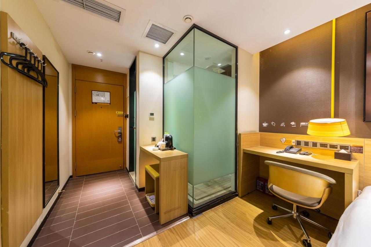 Iu Hotel Chongqing Jiefangbei ภายนอก รูปภาพ