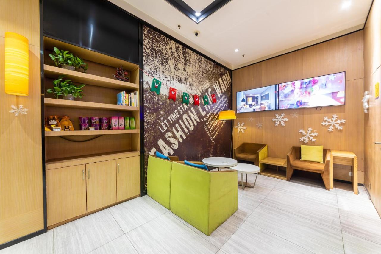 Iu Hotel Chongqing Jiefangbei ภายนอก รูปภาพ